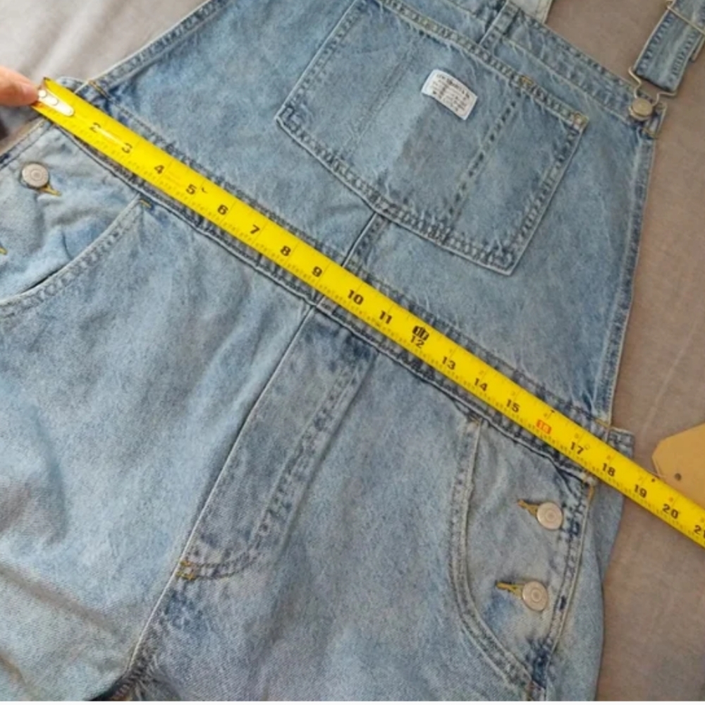 Levi's Loose Fit Overalls Light Wash Denim Jean Pants Jumpsuit - Picture 12 of 16